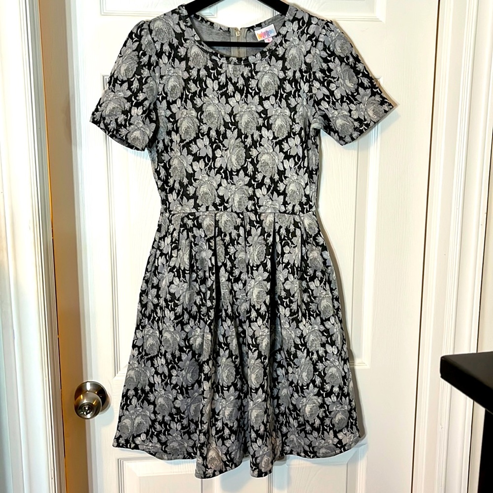 LuLaRoe dress stretch NWOT size small